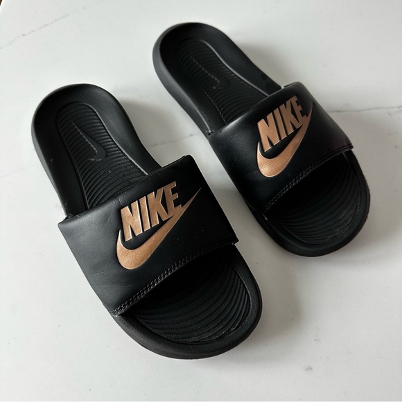 EUC: NIKE slides with rose gold logo | 7 - Picture 6 of 8